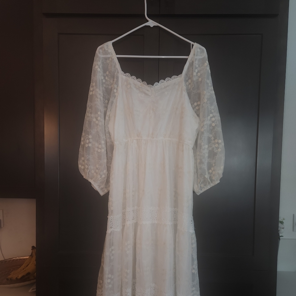 Elegant White Lace Dress